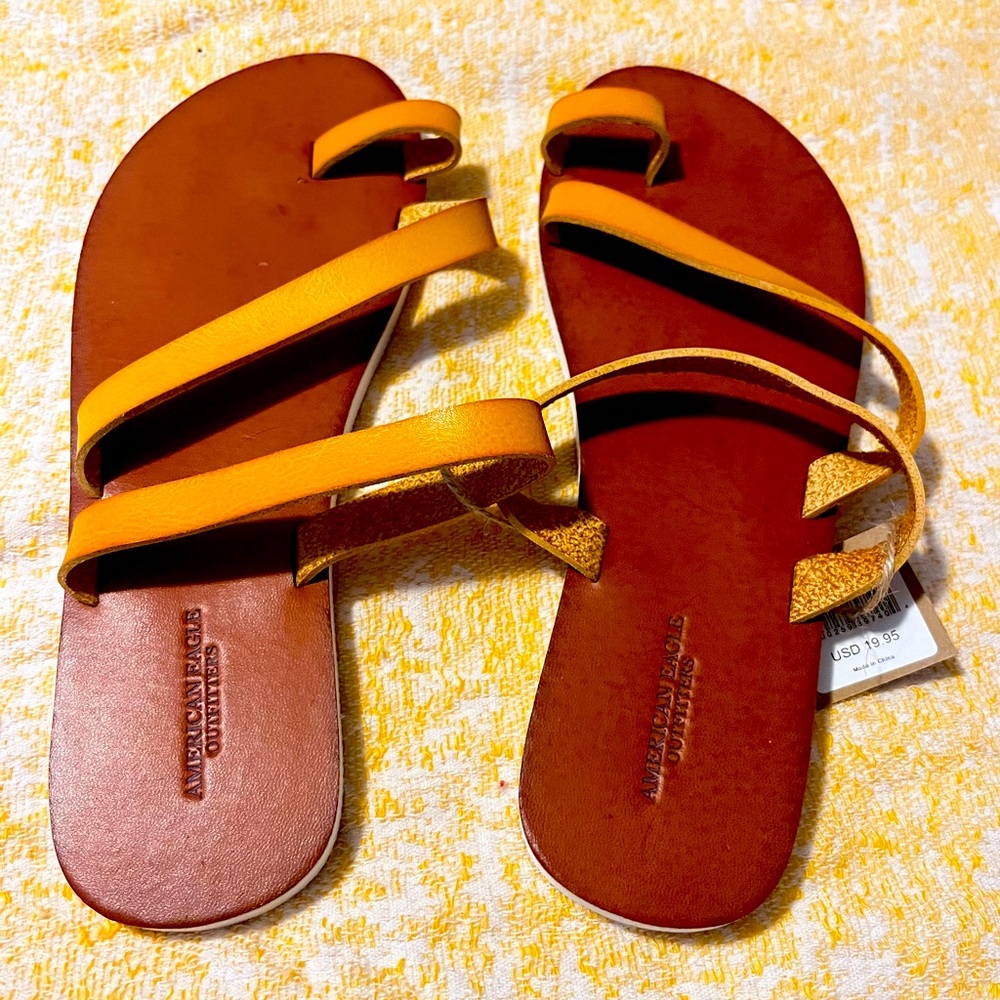 NWT AMERICAN EAGLE SANDALS YELLOW & brown size 9